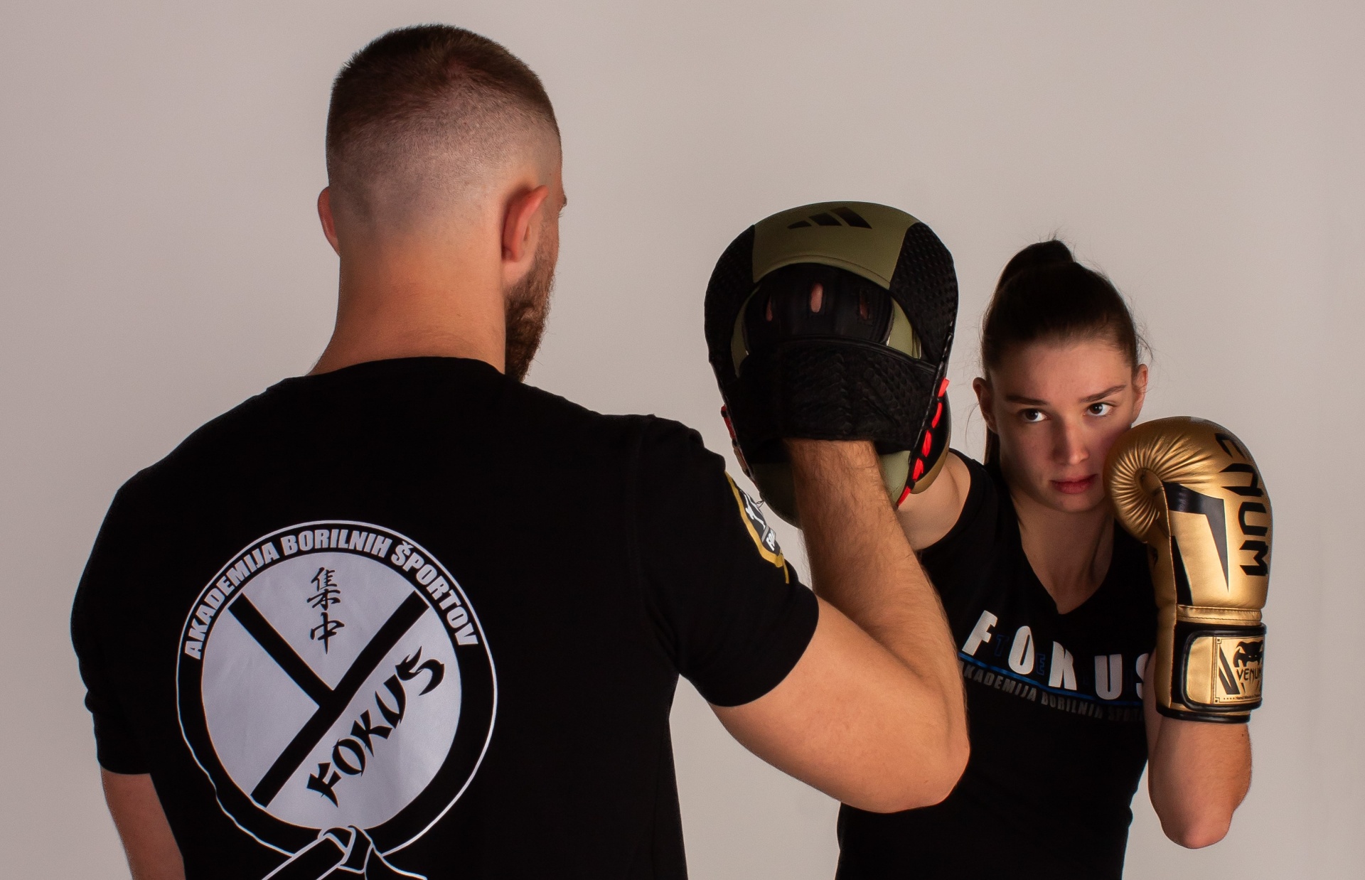 Trening kickboksa v Akademiji Fokus